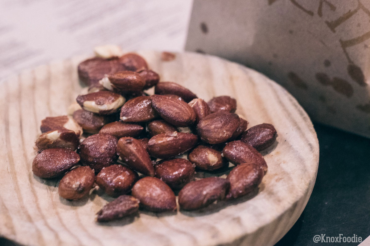 Delicious Toasted Almonds with the most easy oil!