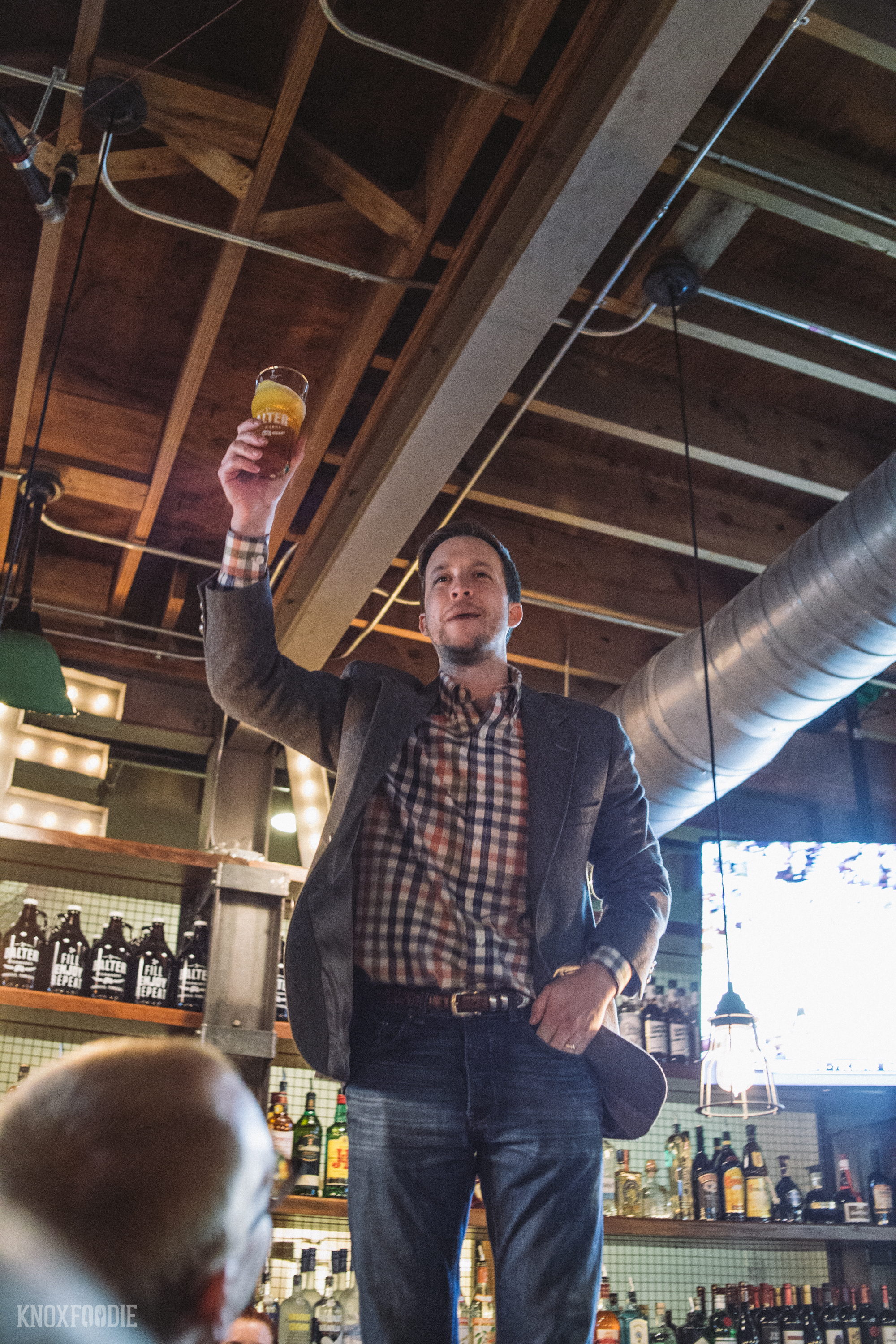 Owner, Blaine Wedekind, thanking everyone for a successful night.